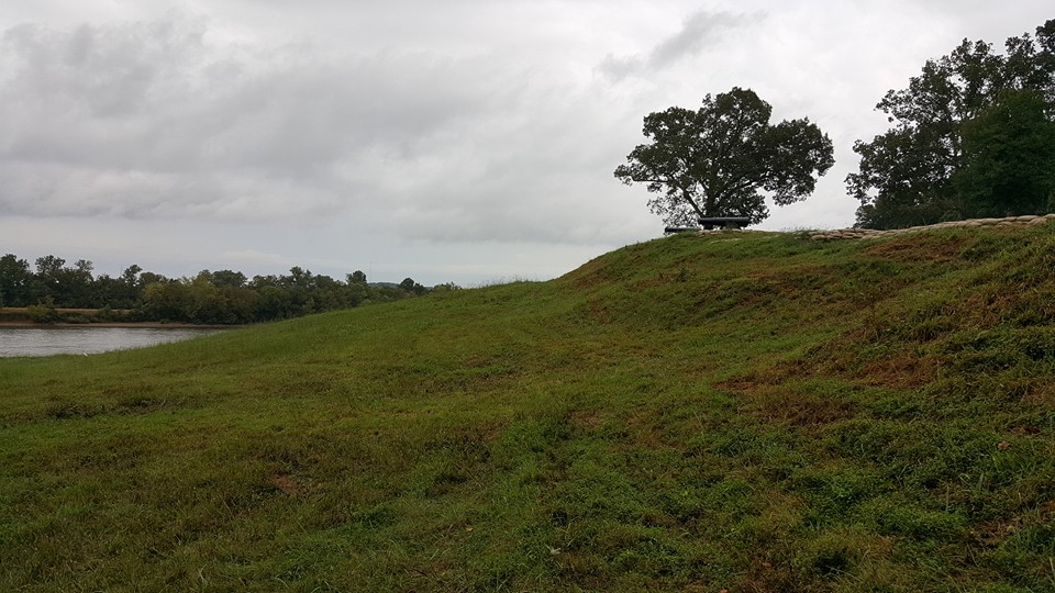 A side-angle shot of the lower battery, demonstrating the elevation of the guns above the Cumberland River. Source: Author.