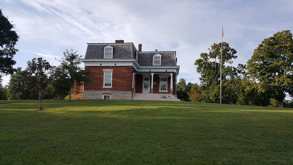 The Cemetery keeper's house, situated in the middle of the cemetery. Source: Author.