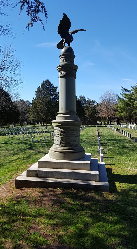 A monument to the Union dead who are buried in this cemetery stands at its center. 