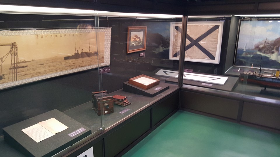 One of the many exhibits which are located on the lower deck of the Mikasa. This lower deck has been converted in large part into a museum space. Photo: author.