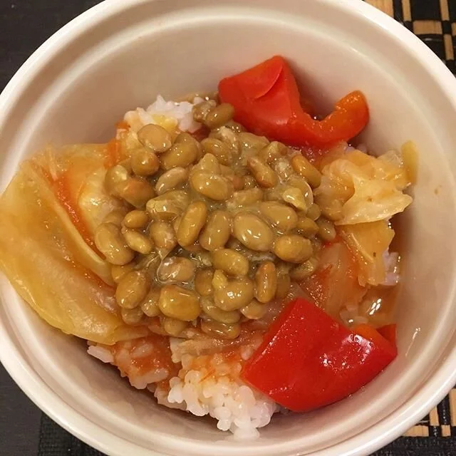 My husband made a very hearty vegetable stew tonight! Very tasty along with white rice and natto 👌🏼😍 #natto #vegetable #soup #cabbage #bellpeppers #losangeles #torrance #healthyfood