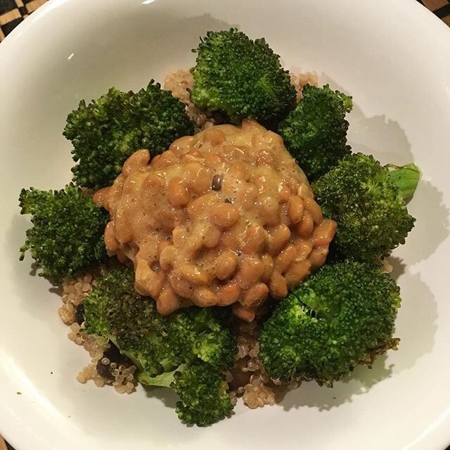 One of the first post workout meals I&rsquo;ve had in a while, really hit the spot last night! Made some #mushroom #quinoa #risotto with #baked #broccoli 💚 don&rsquo;t forget the natto of course!! #natto #healthyfood #probiotics #losangeles #studioc