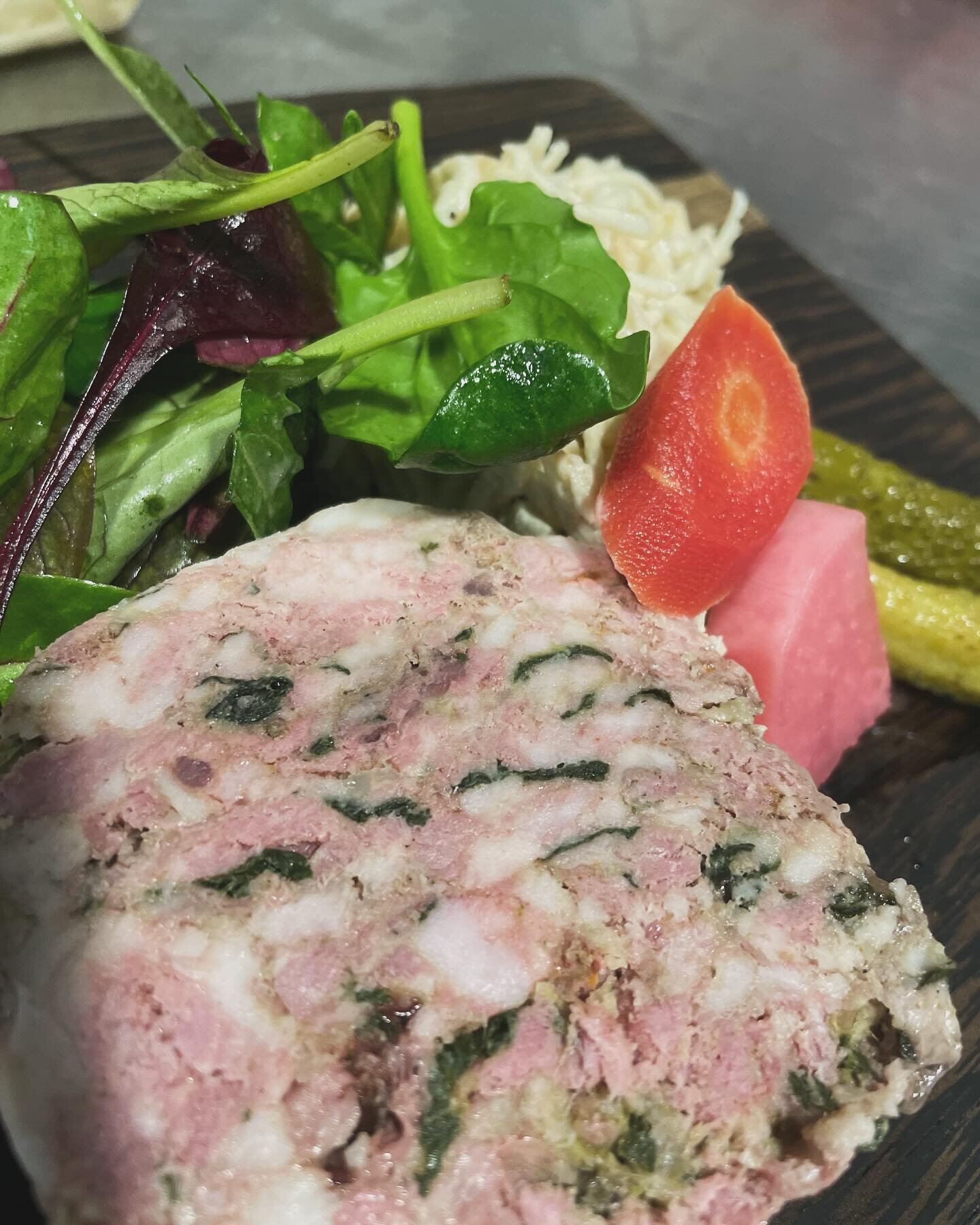 Nouvelle suggestion entr&eacute;e : Terrine de chevreuil &agrave; l&rsquo;ancienne, r&eacute;moulade de c&eacute;leri #terroir #Meusedirect  #florimond #2023 #automne #avantlesfetesdenoel