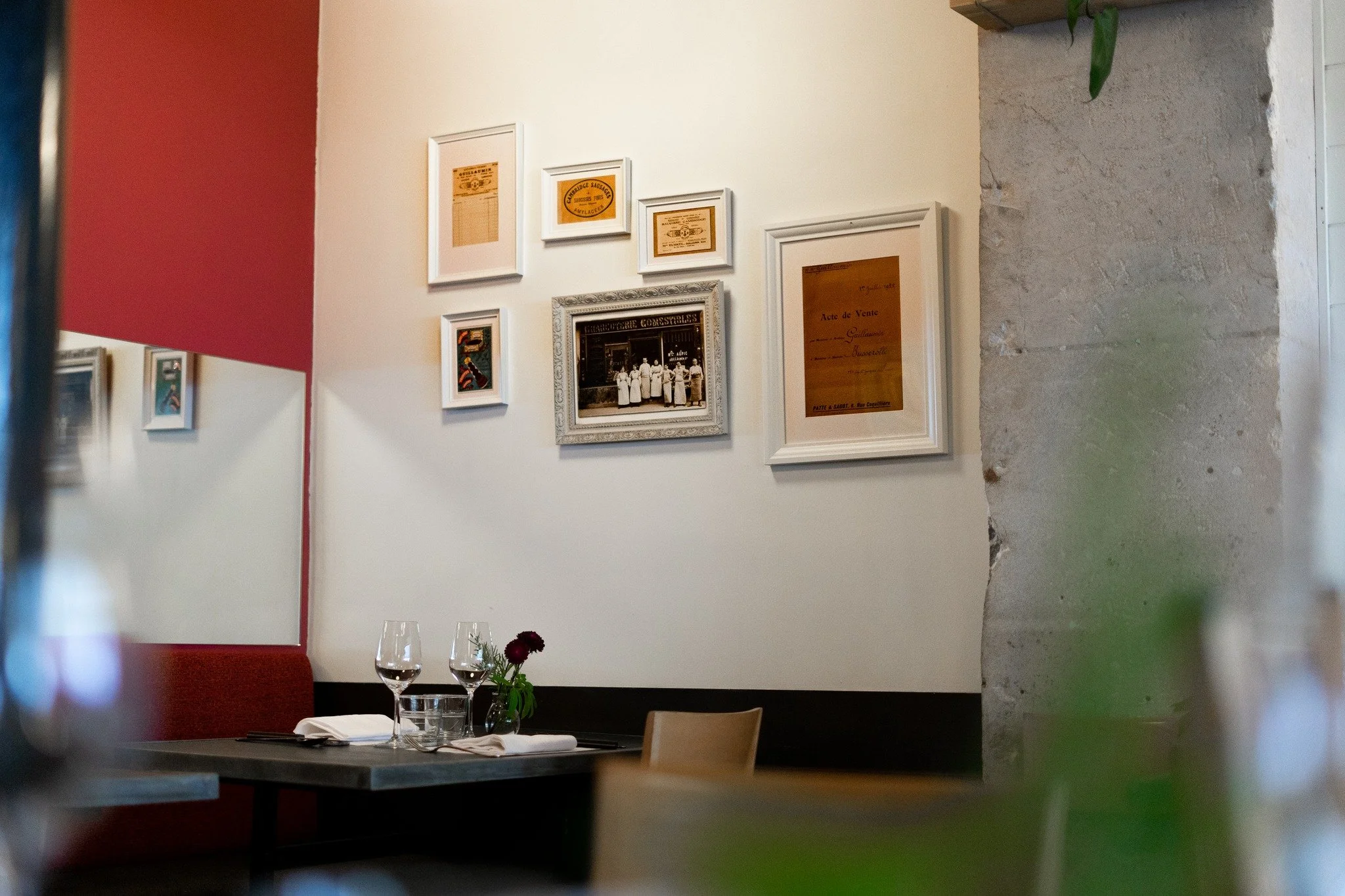 Le coin au Florimond qui  explique une partie de mon histoire de famille depuis 1910.

#Paris7  #pourdevrai #authentique  #resturant #famille