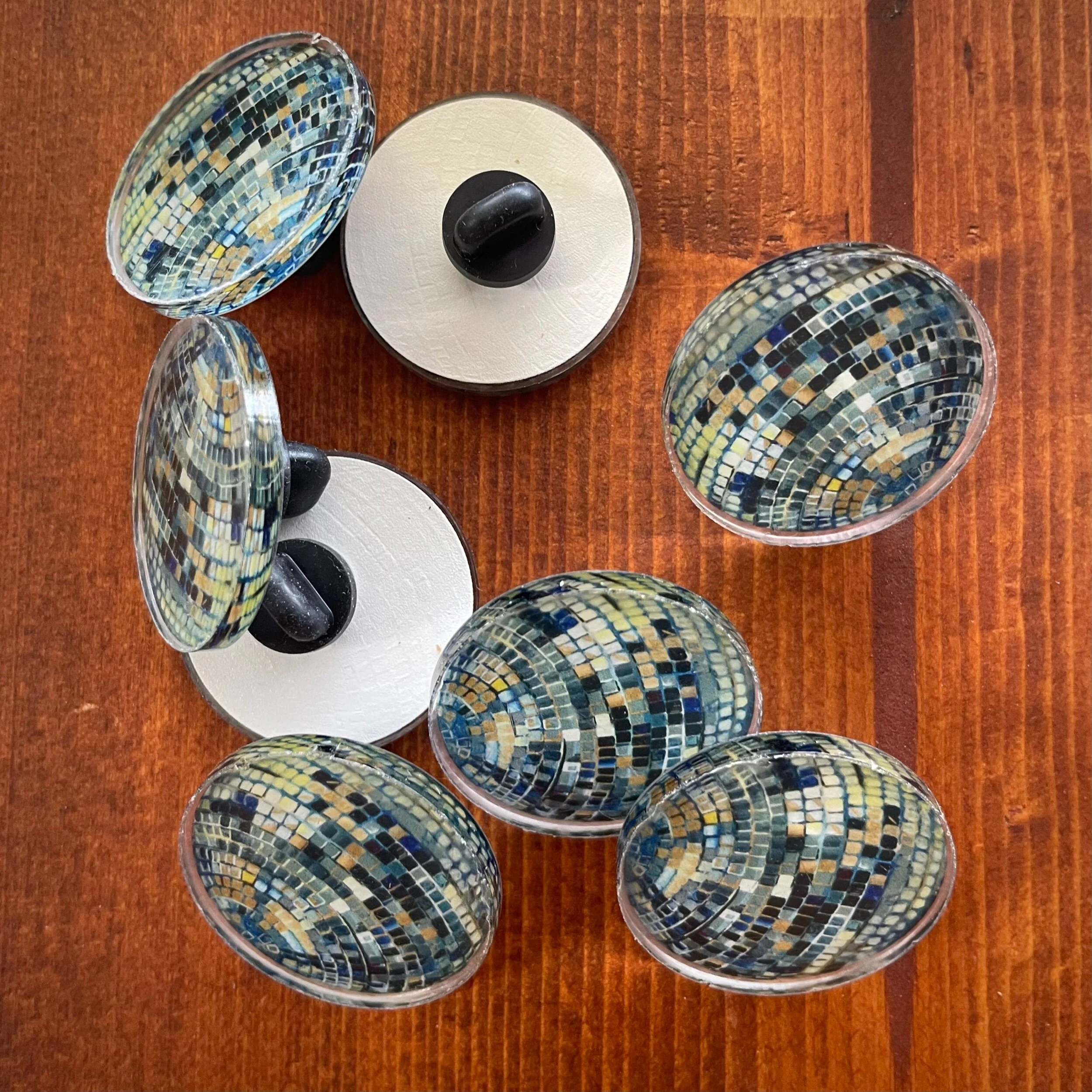 9BB000E5-FE8F-49AA-956E-99EF3BE53D81