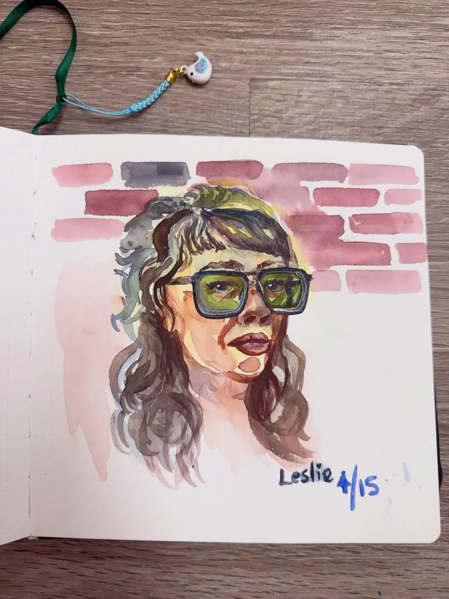 40/100 Hanging with @leslieannaeilsel of @parhelion.marbling and painting her sweet specs 💚