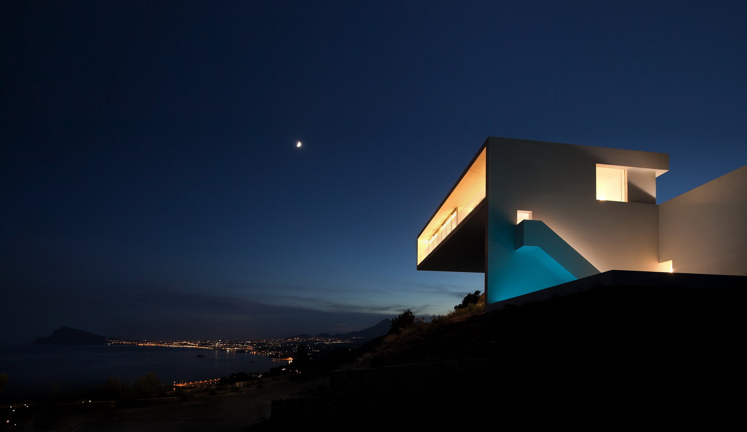 HOUSE ON THE CLIFF - WORLDWIDE PROJECT