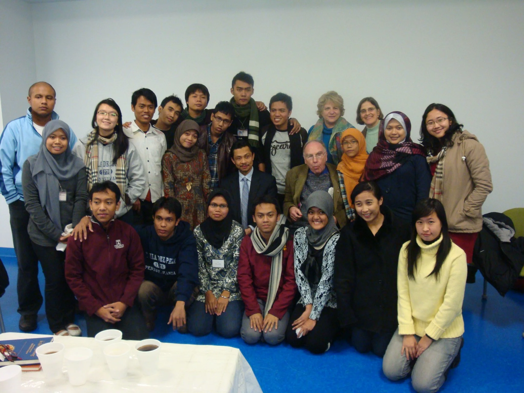 Group picture with Imam Shamsi Ali (1).jpg