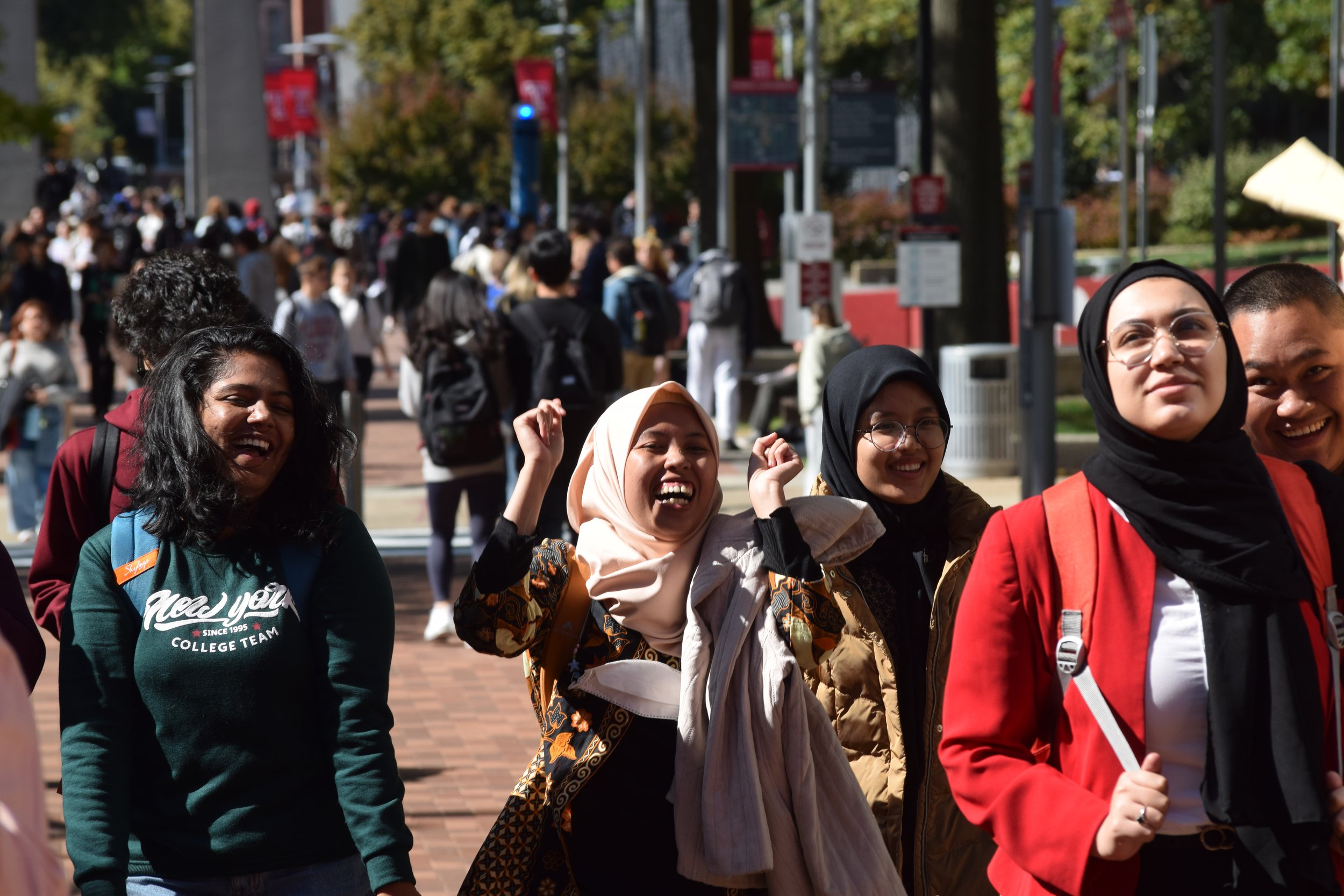 10-2022 - Students on Temple Campus (1).JPG