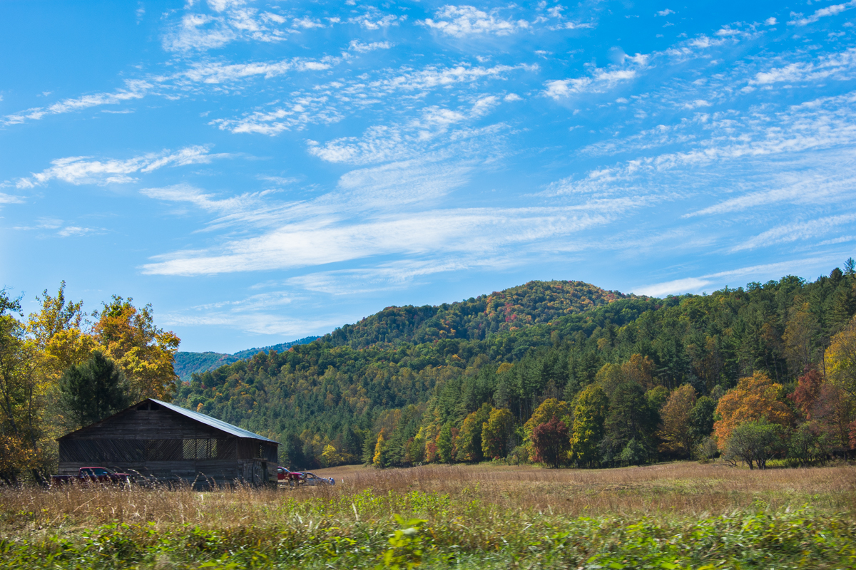 GREAT SMOKY MOUNTAINS - ABANDONED BARN