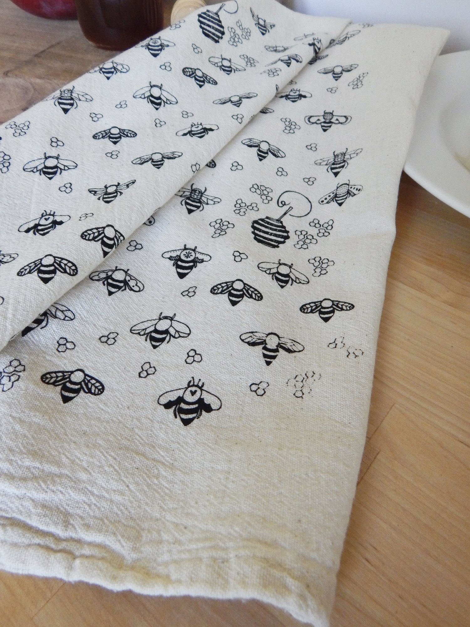  Karma Gifts Bee Tea Towel - 100% Cotton Hand Towels for The  Kitchen - Modern Home Decor - Iridescent Small: Home & Kitchen