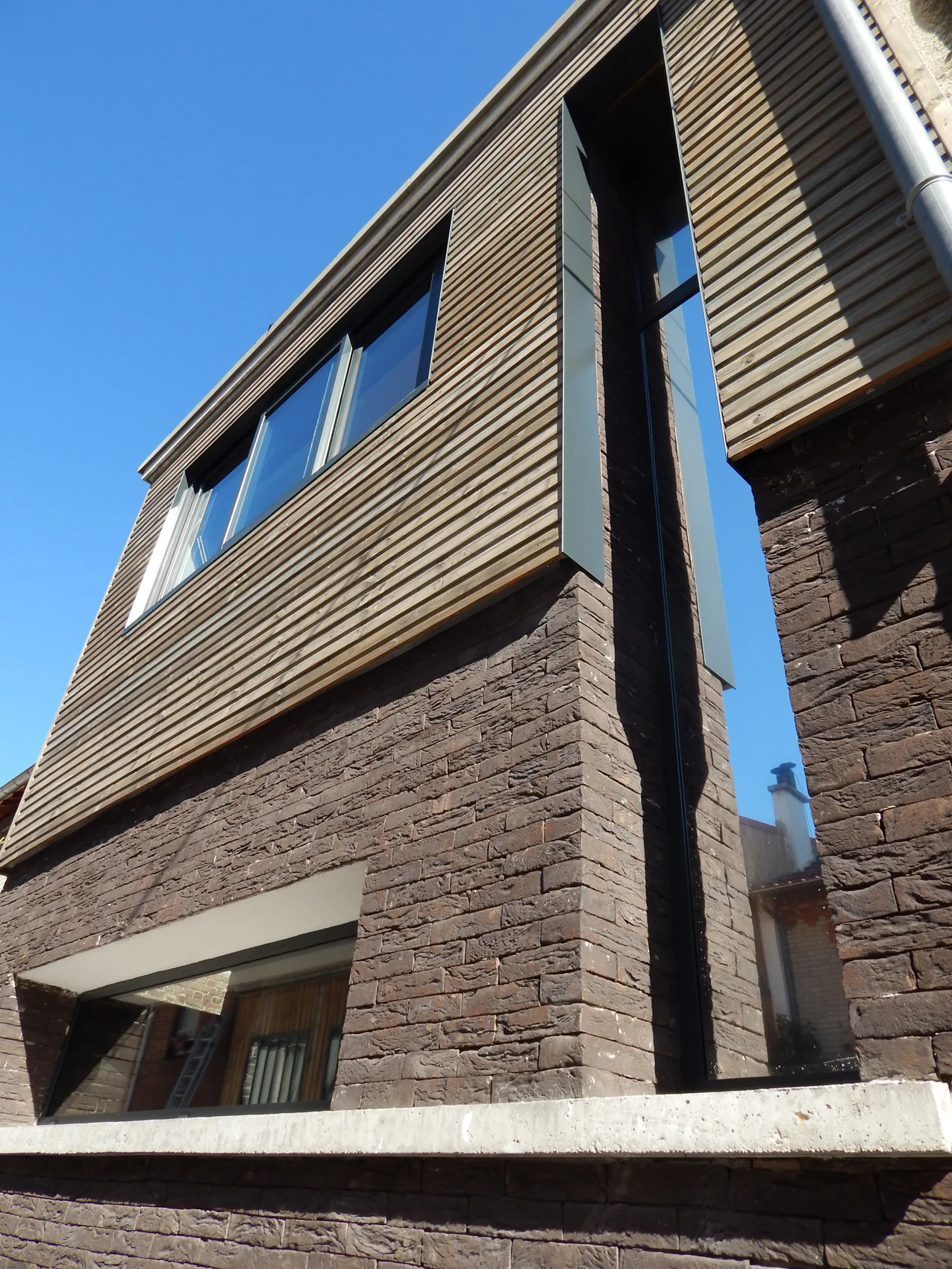 2-facade rue contreplongee.JPG