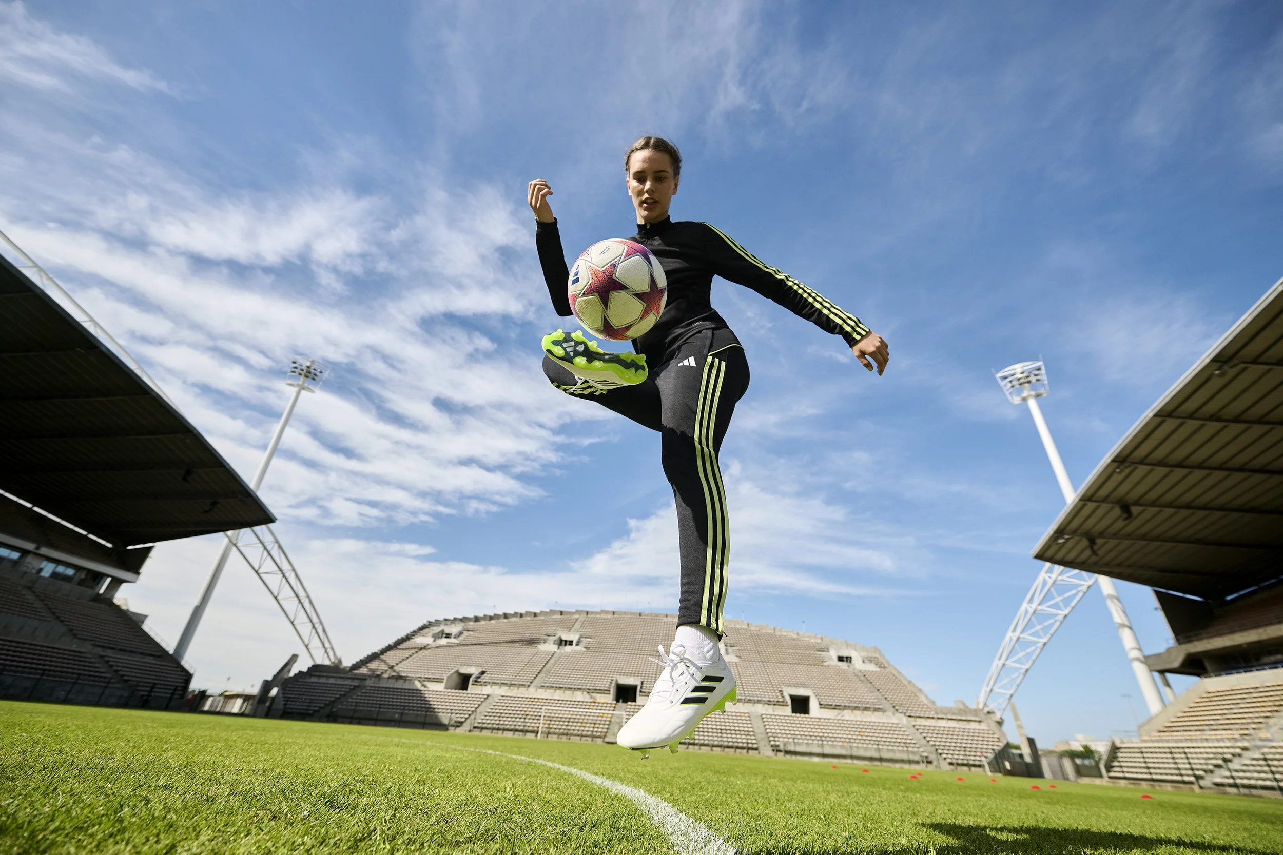 FW23_CCM_FOOTBALL_COPA_PURE_FEMALE_HERO_Q3_01.jpg