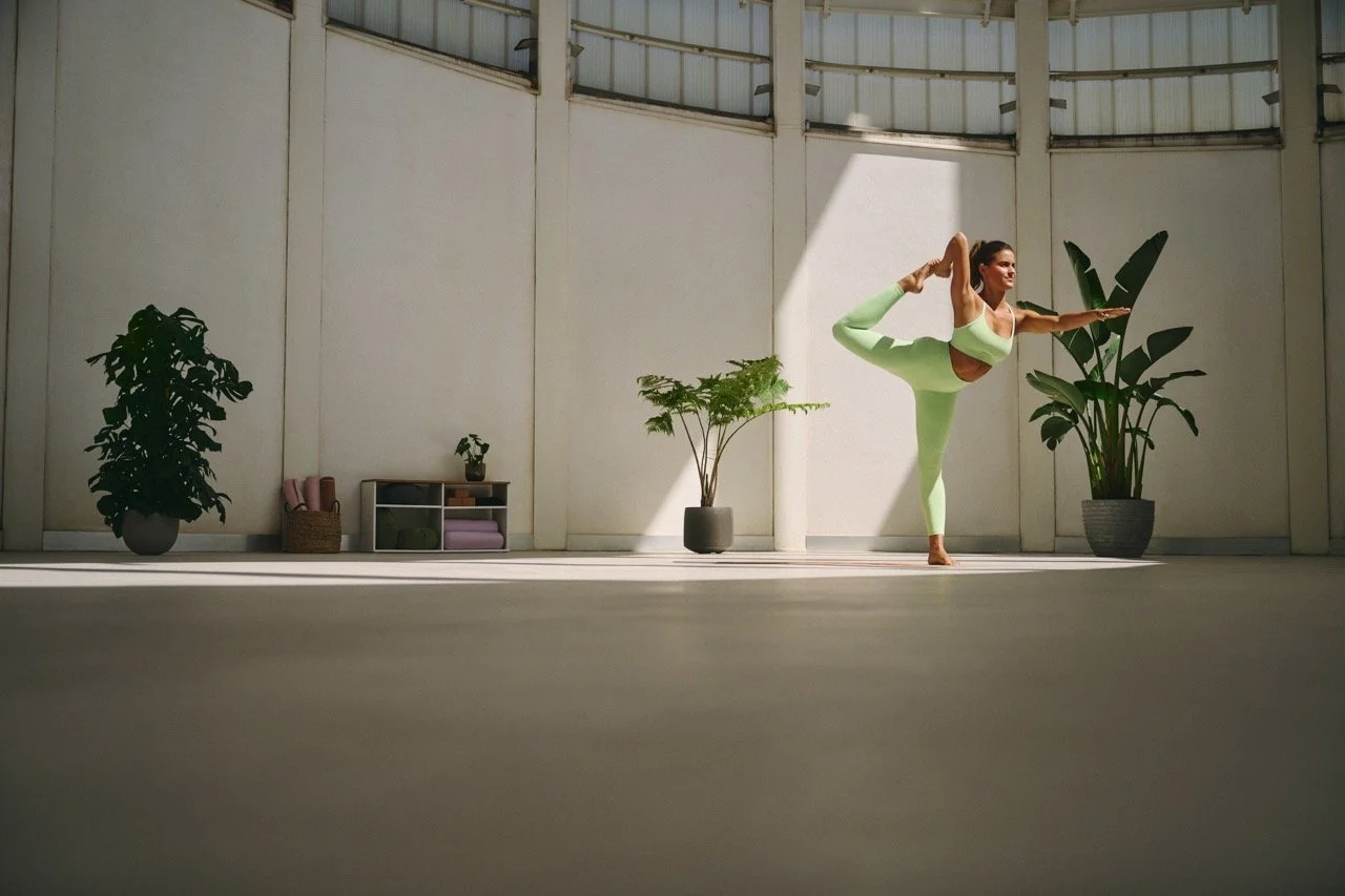 SS24_CCM_TRAINING_YOGA_FEMALE_HERO_Q1_OF15_FB_0013-V2preview Large.jpeg