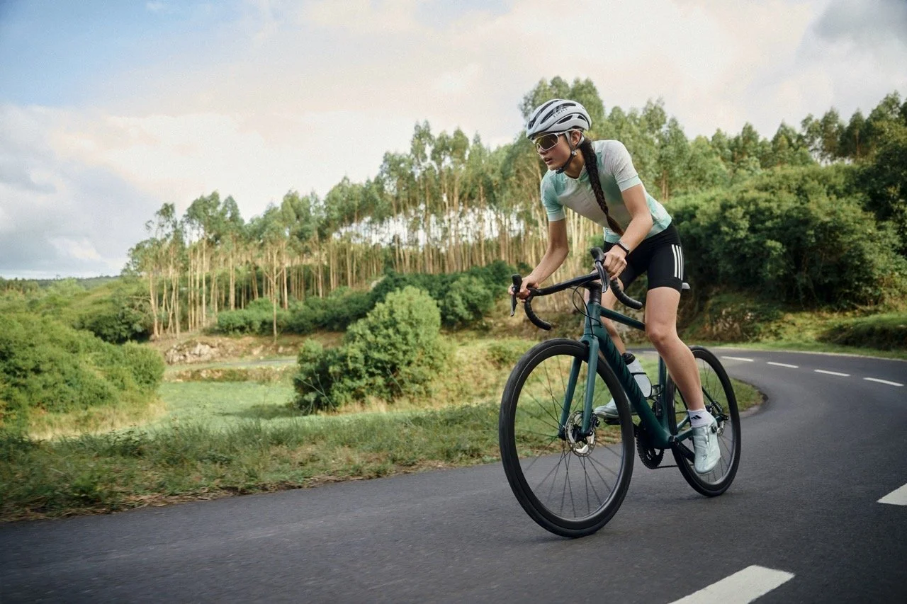 SS24_CCM_CYCLING_ESSENTIALS_FEMALE_HERO_Q1_07 Large.jpeg