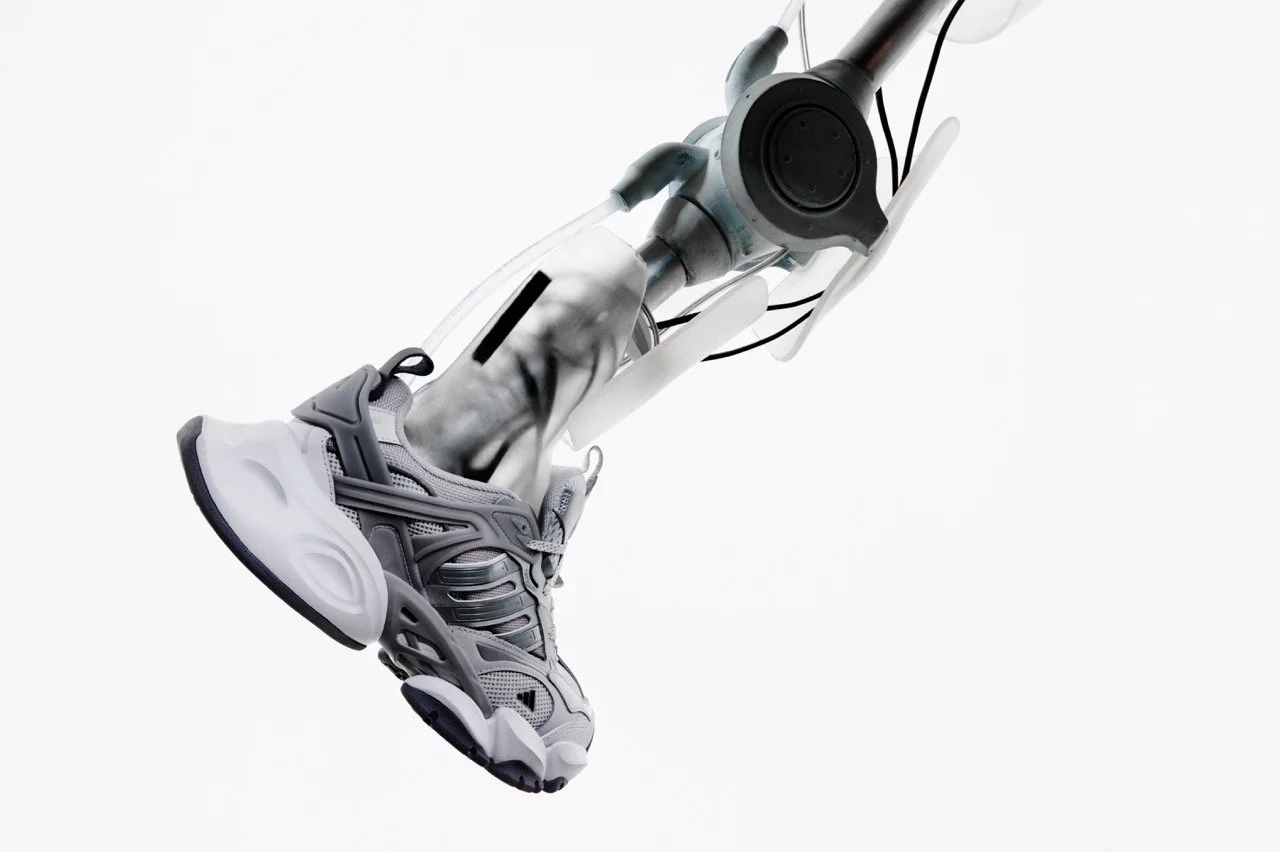 SS24_SPORTSWEAR_FUTURE_OF_STYLE_JP5761_OFF_MODEL_02 Large.jpeg