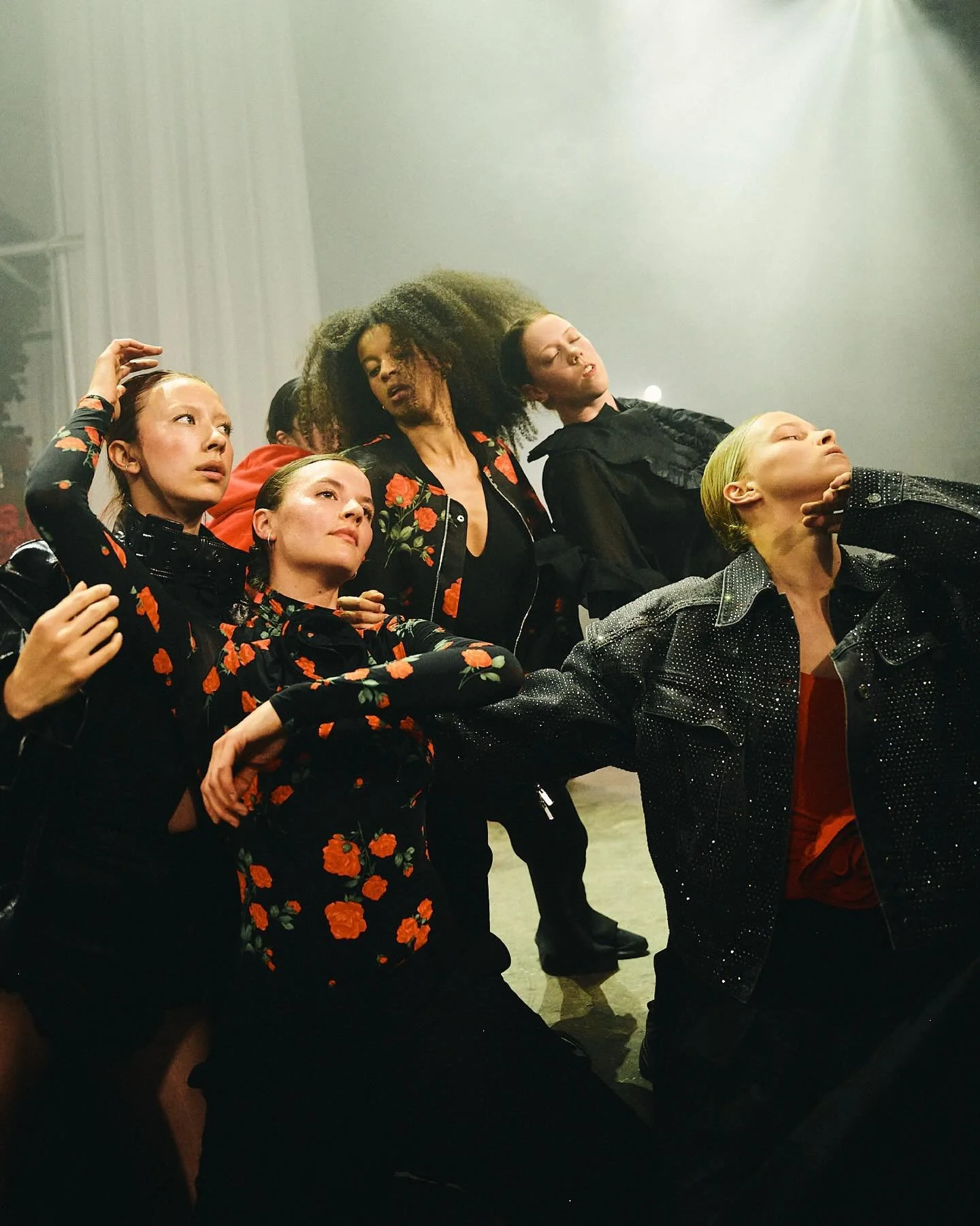 An incredibly special moment. Thank you @frankamarlenefoth @fmkfco 

🌹🌹🌹

Magda Butrym H&amp;M

@hm @magdabutrym
 
Lead Agency @haebmau.atelier with @mosh_prod in collaboration with Creative Production @aboutkokomo
Set Design: @stefanie_grau
Flora