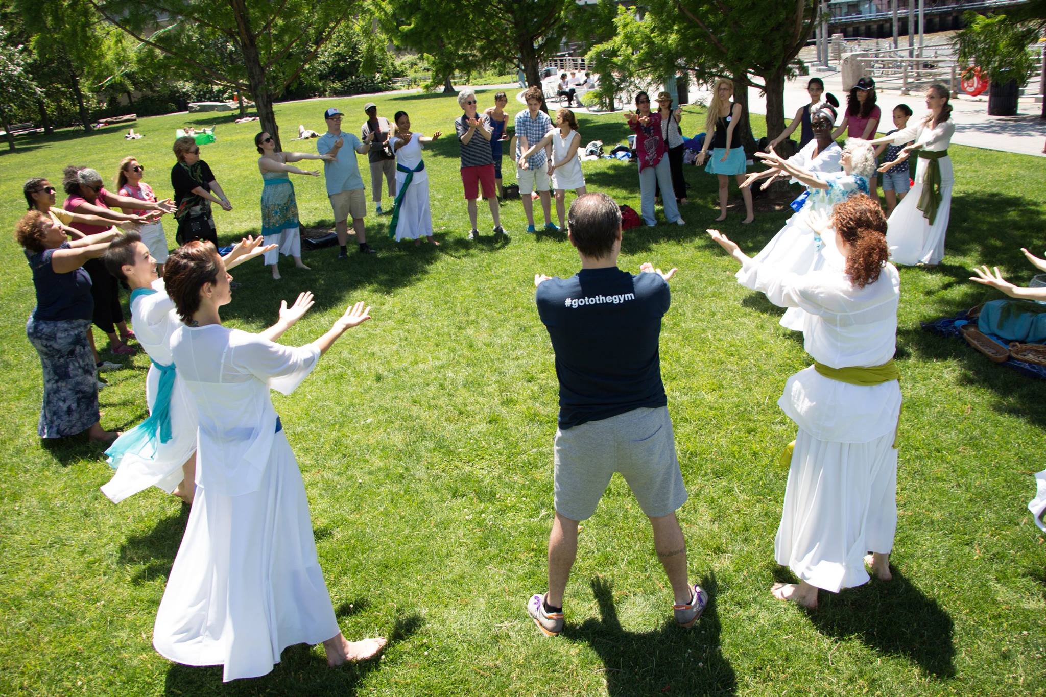 Global Water Dances 2017, Hudson River Park-Clinton Cove (Pier 95), New York City, June 2017 Envisioned by Margaret and Carla De Sola Photo: Nicholas Gibson
