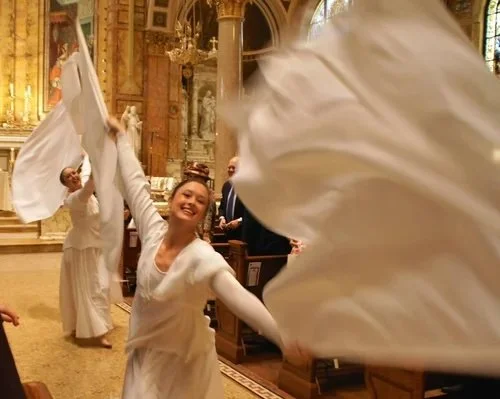 During this month of gratitude, we celebrate the power of community and the strength we find in coming together. Join us tomorrow, Nov. 23, in celebration at @stignatiusnyc for their Festival Mass as the Wallace Hall Family Mass and Solemn Mass commu