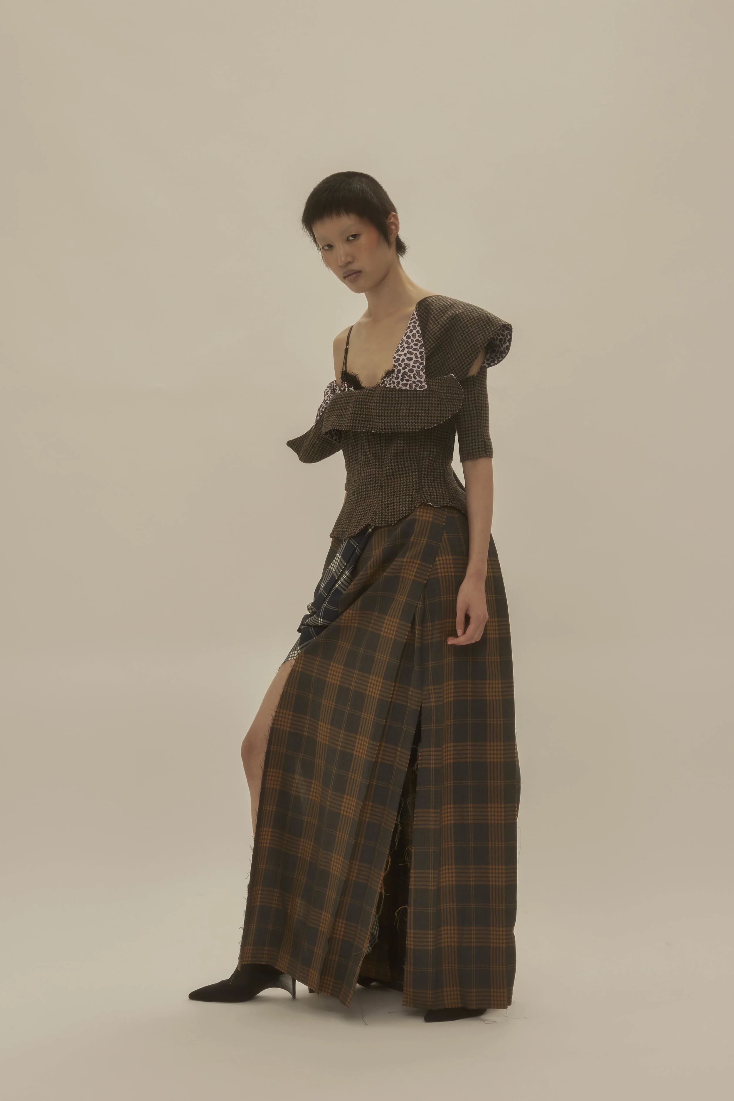 LOOK1_1.jpg
