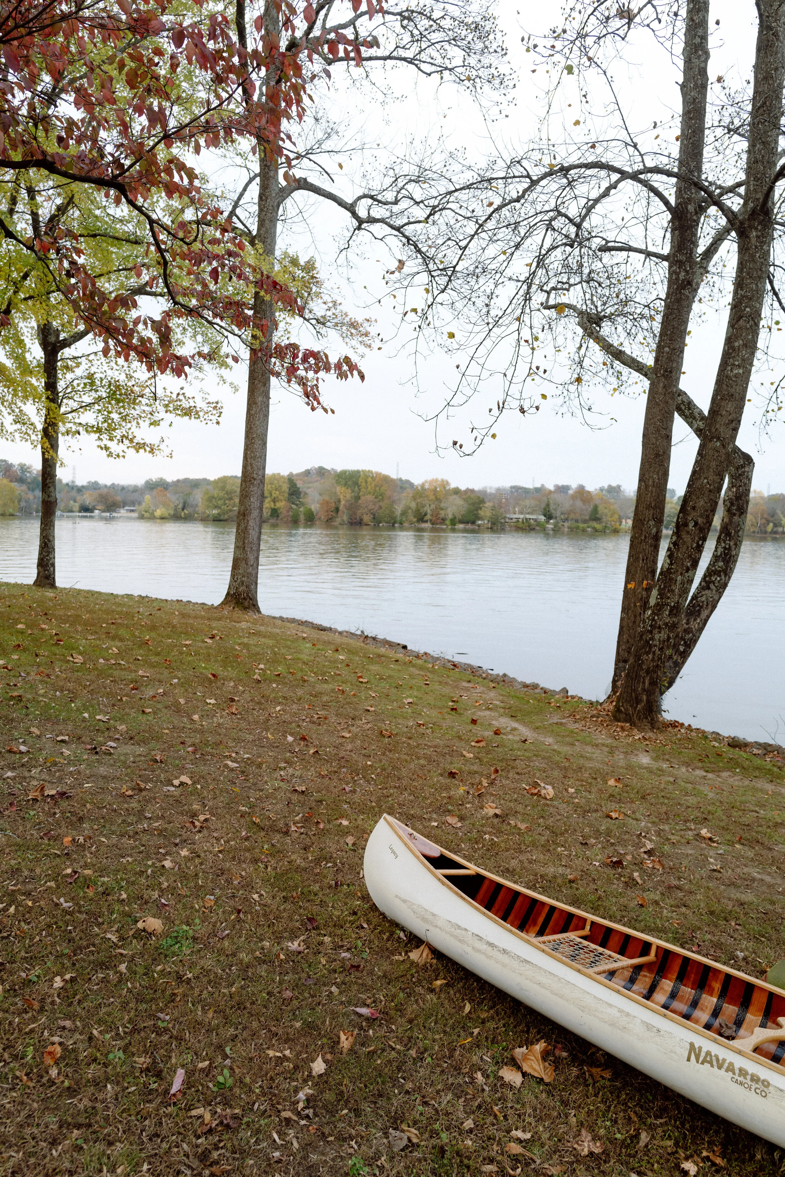 destination-wedding-photographer-canoe-lakeside-scenic-detail.jpg