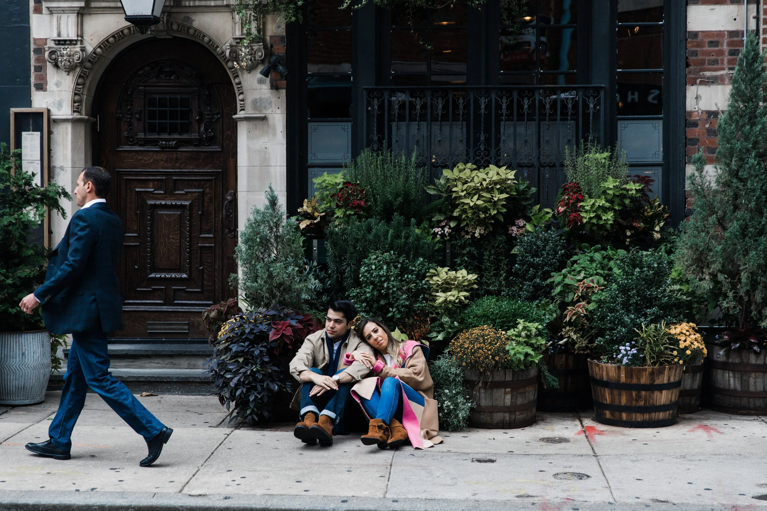destination-wedding-photographer-couple-brownstone-stoop-portrait.jpg