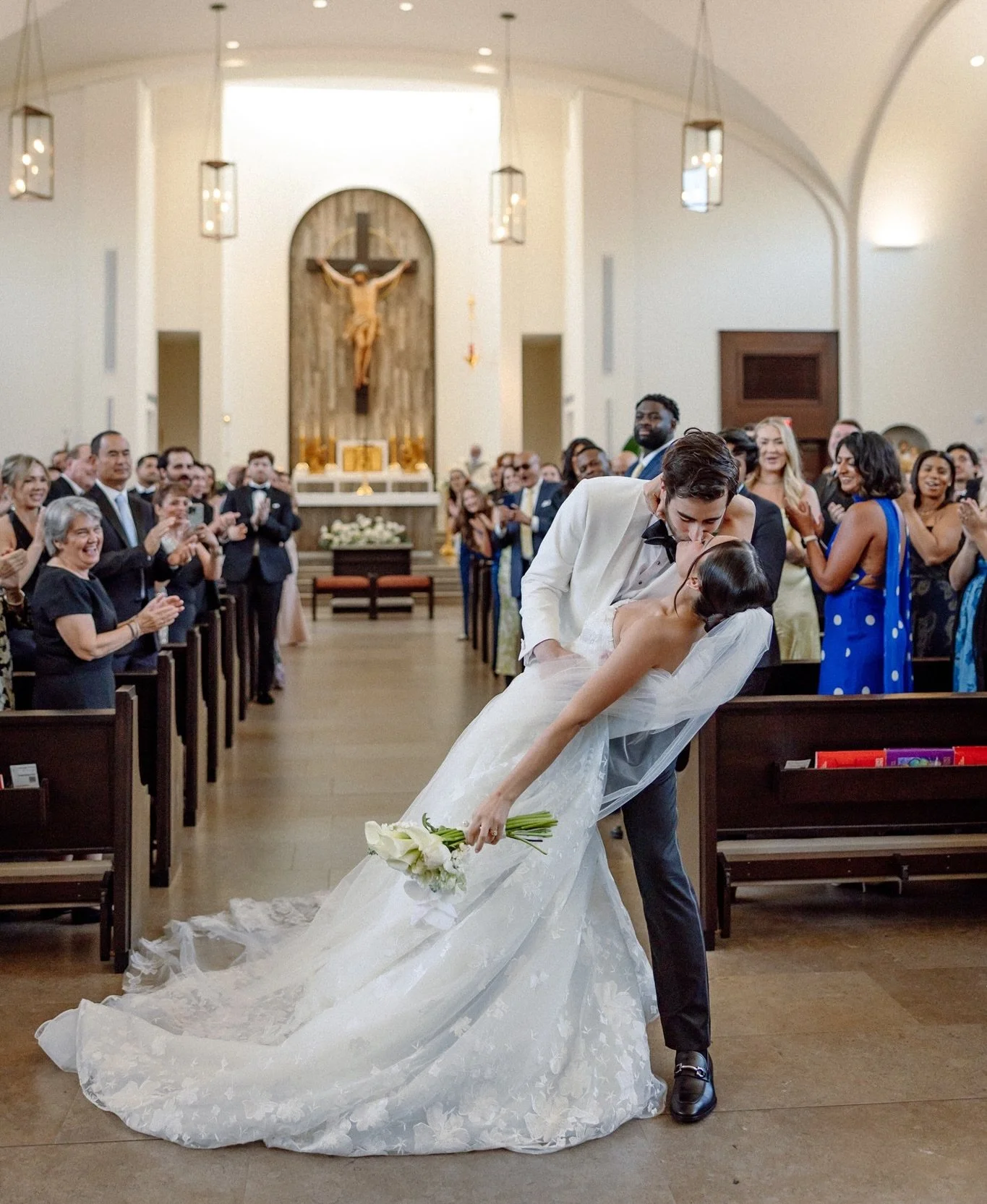 Classic, joyful, and full of light, just the way a wedding day should feel &bull; Jenny &amp; Eric &bull;
Photographed by Senior Photographer Ozzy for Arevalo &amp; Co.
