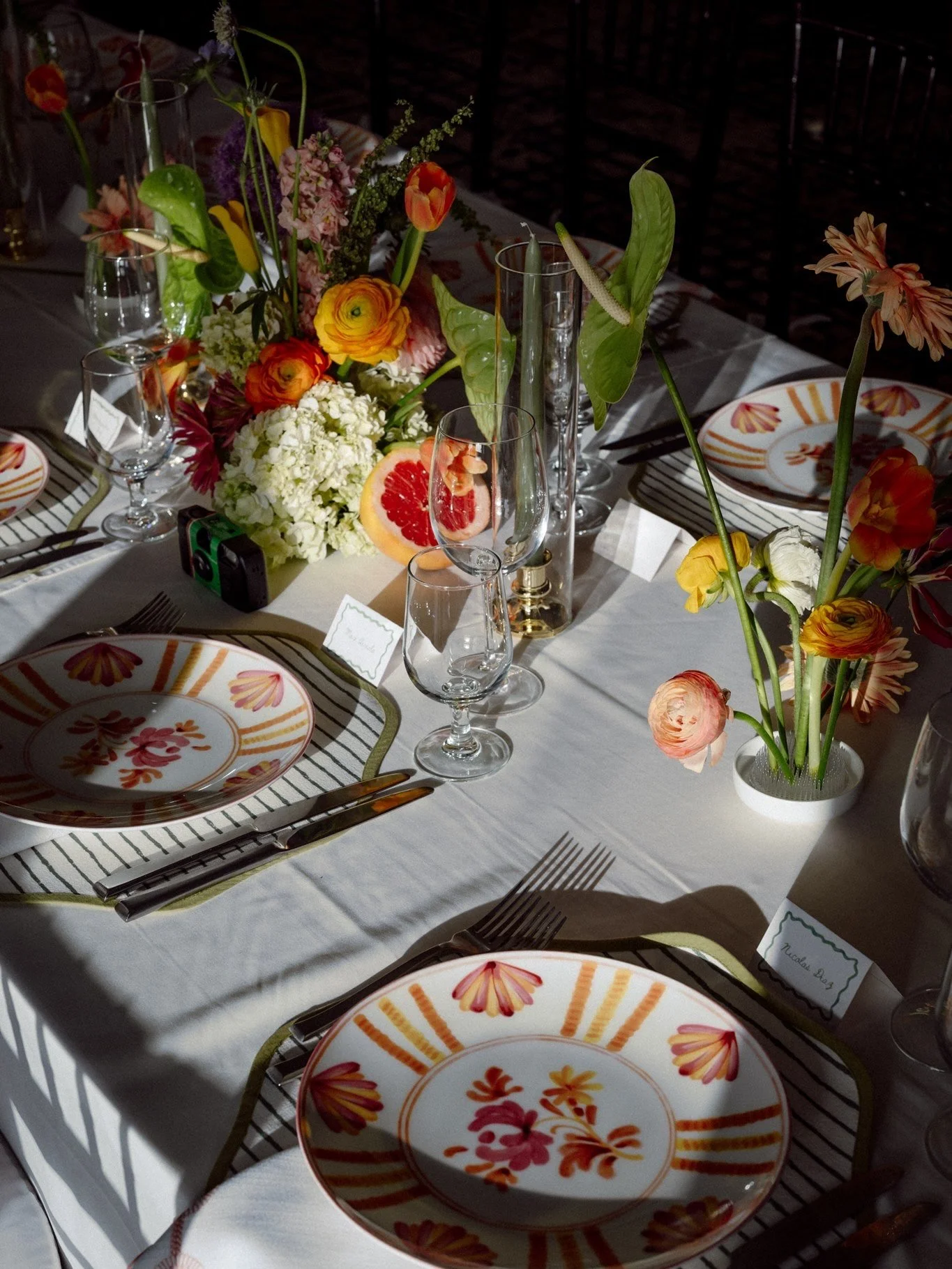 A vibrant table, a warm evening, and one last taste of summer.