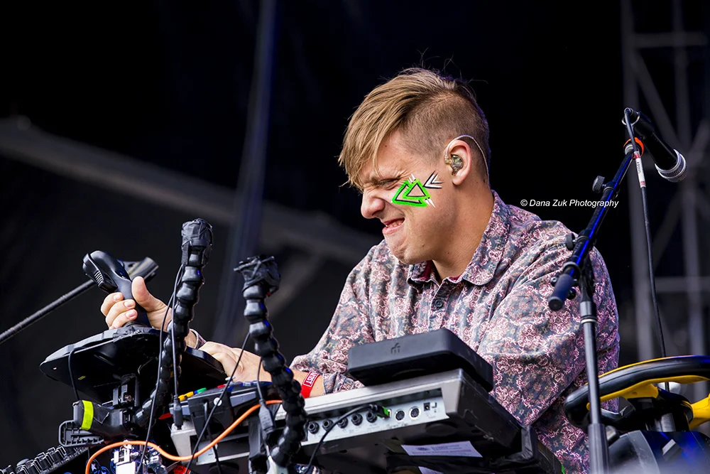 ROBERT DELONG