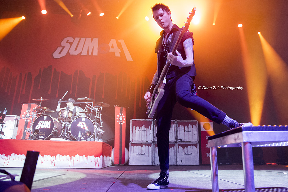 SUM 41