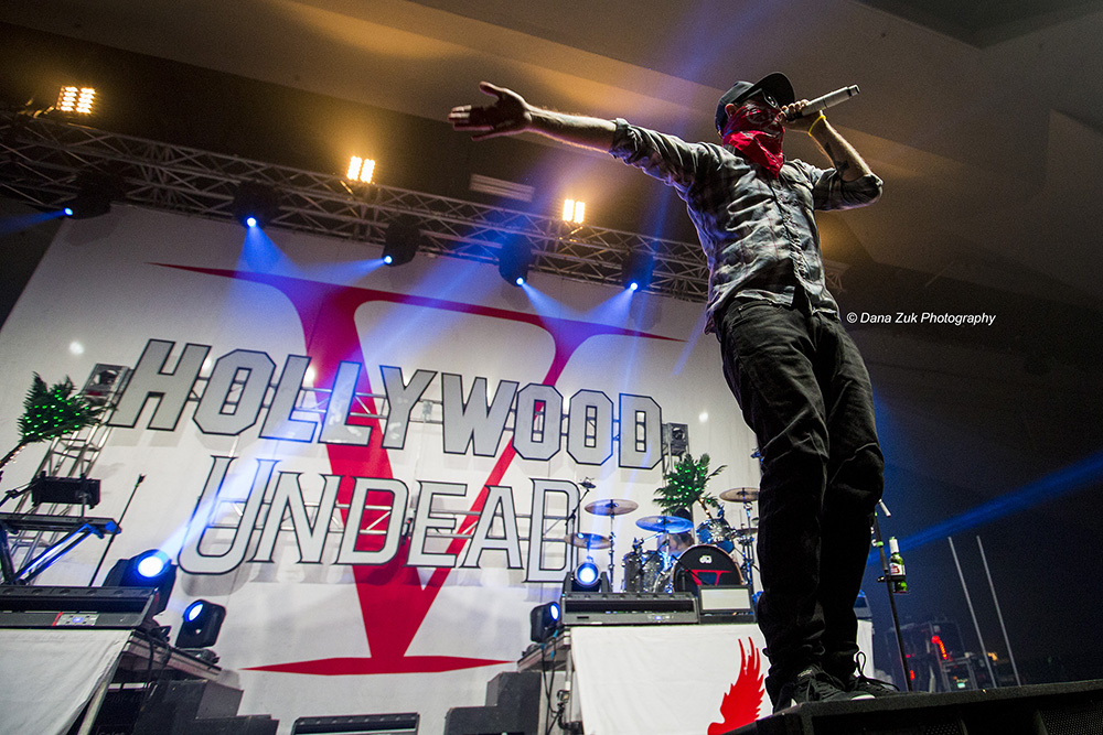HOLLYWOOD UNDEAD