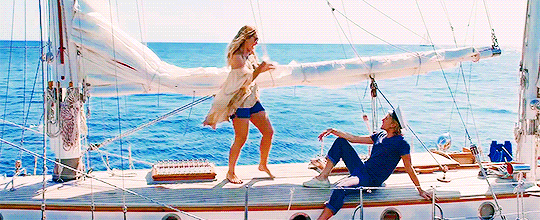 mamma mia 2 gif 2.gif
