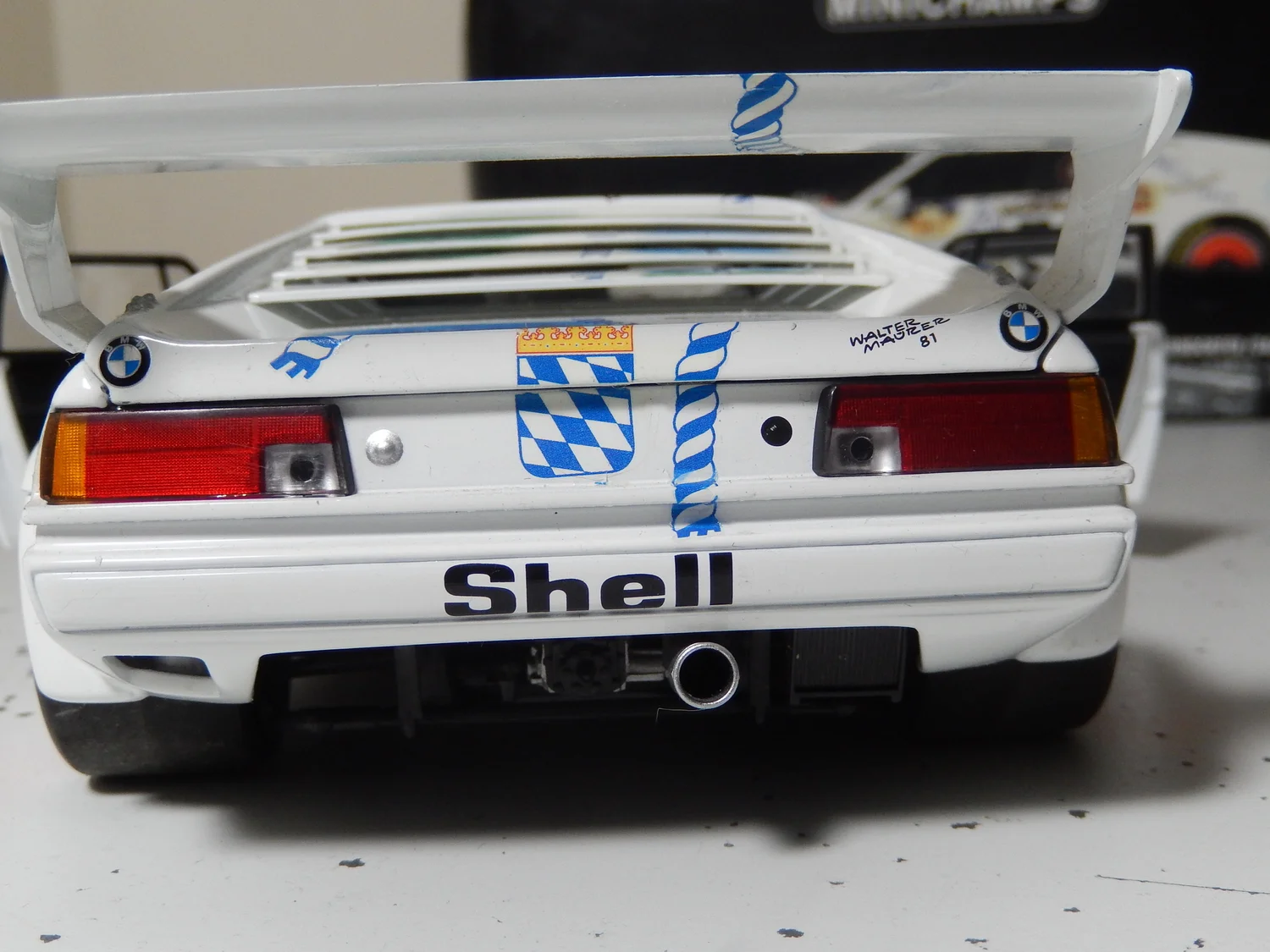 未開封 1/18 BMW M1 Le Mans ‘81 Bayern #71 1/18 MINICHAMPS BMW M1 Le Mans 1981 Bayern #71 White w/ Box
