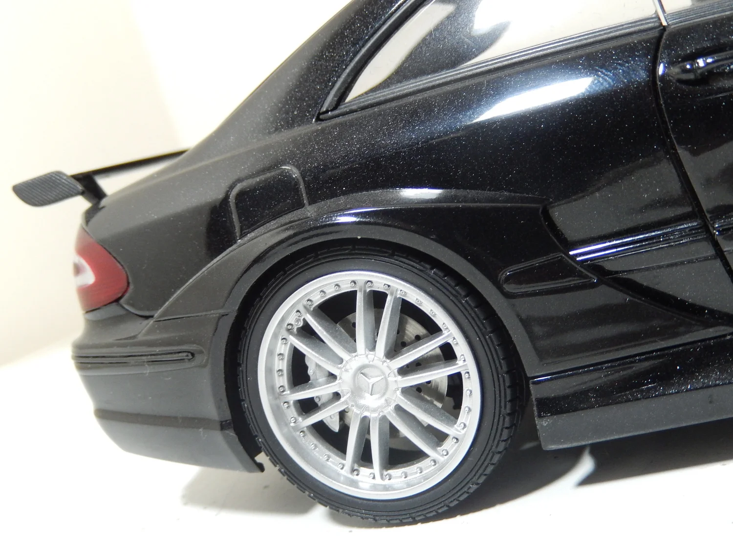 Mercedes Benz CLK DTM AMG Coupe by kyosho 1:18 scale — CS-DIECAST