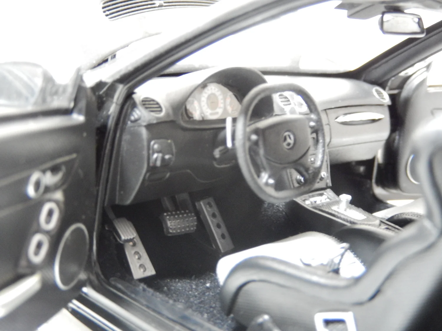 Miniature Kyosho Mercedes CLK DTM AMG 1/18 - Blanche (08461W, état Neuf)