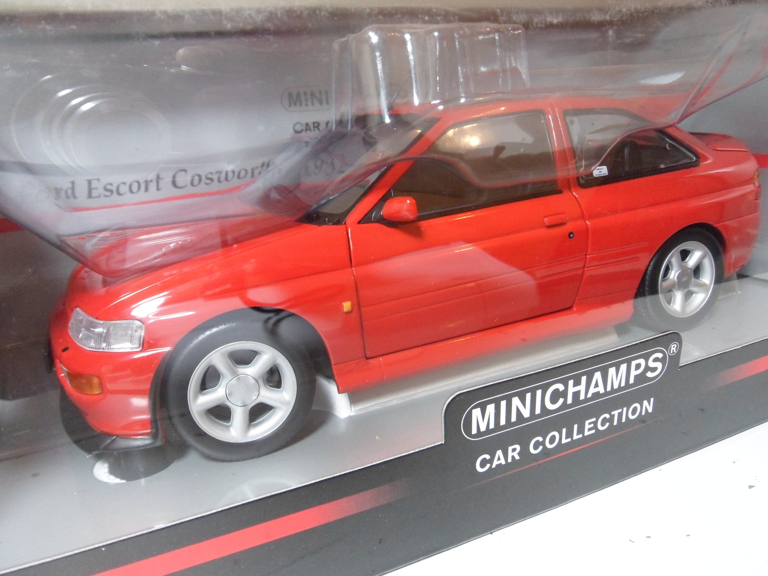 FORD ESCORT RS COSWORTH 1992 Diecast ROAD CAR bianco LHD 1:18 Norev 182776 
