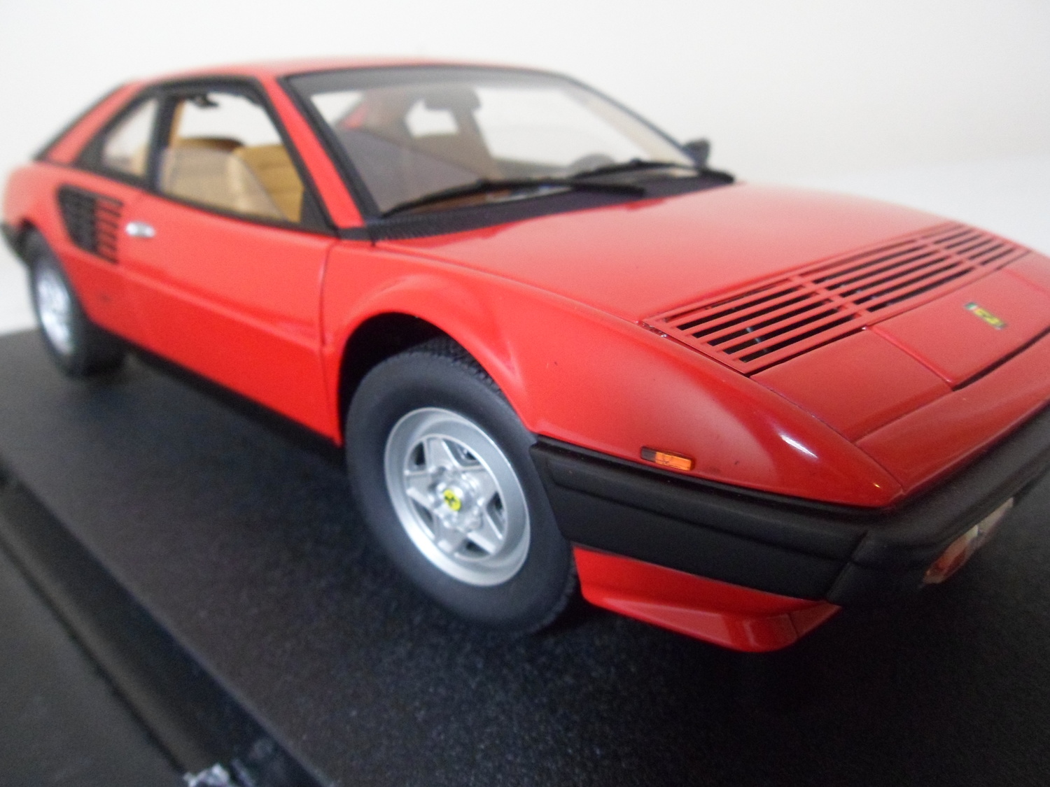 FERRARI MONDIAL 8 COUPE 60TH RELAY VERSION MATTE RED 1:18 by HOT WHEELS ELITE