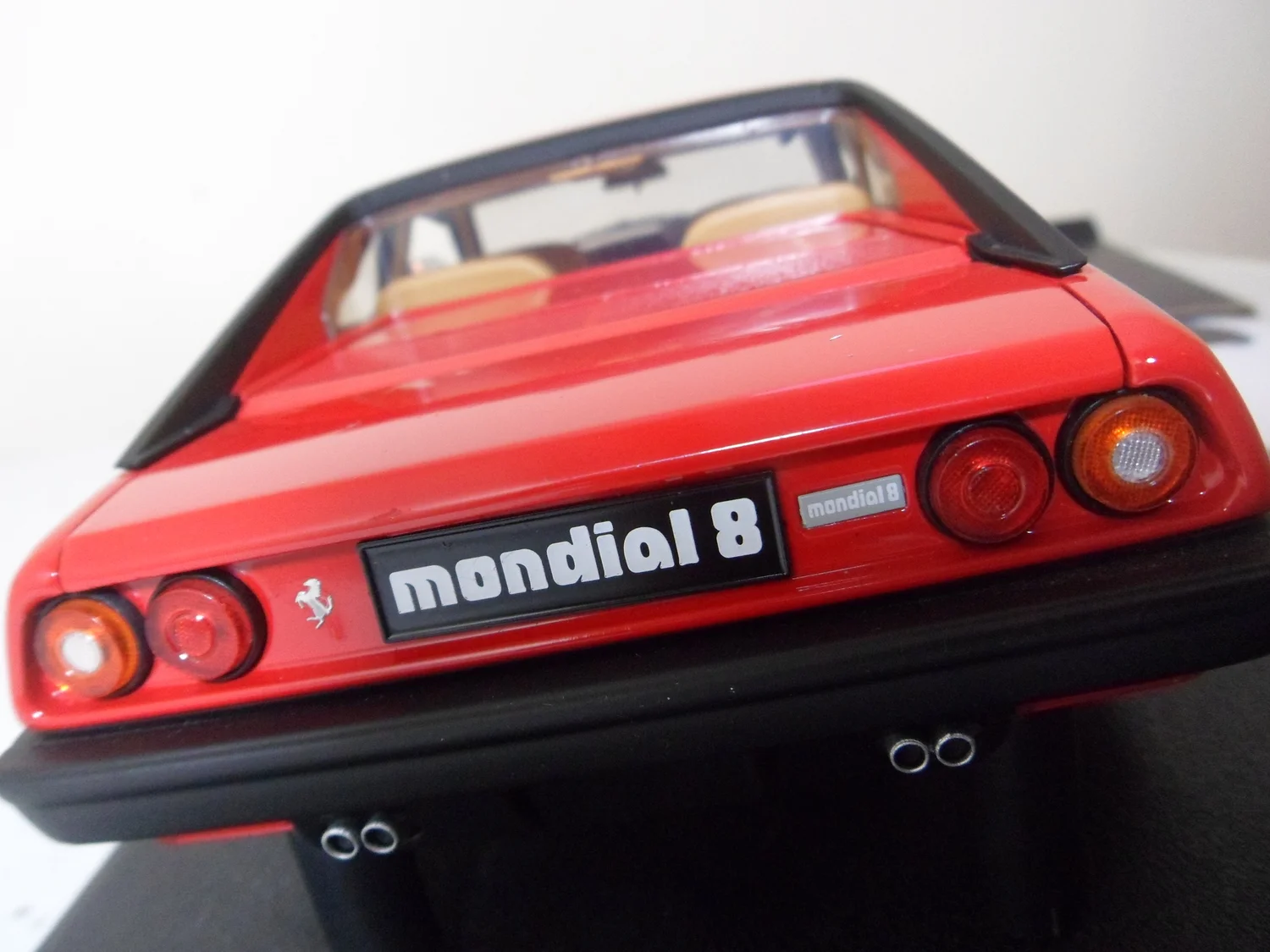 Ferrari Mondial 8 by Hotwheels elite new boxed 1:18 scale — CS