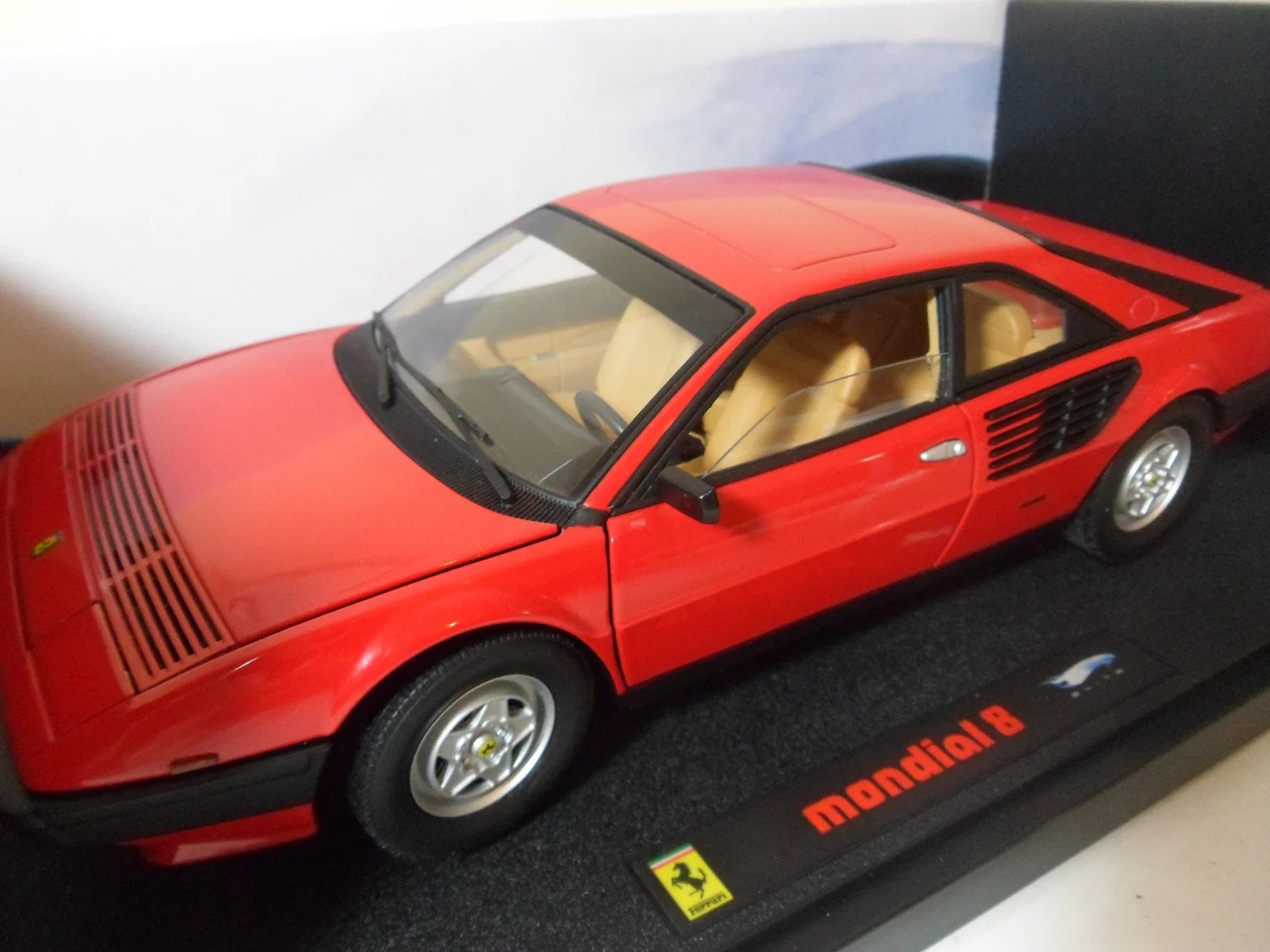 Ferrari Mondial 8 by Hotwheels elite new boxed 1:18 scale — CS