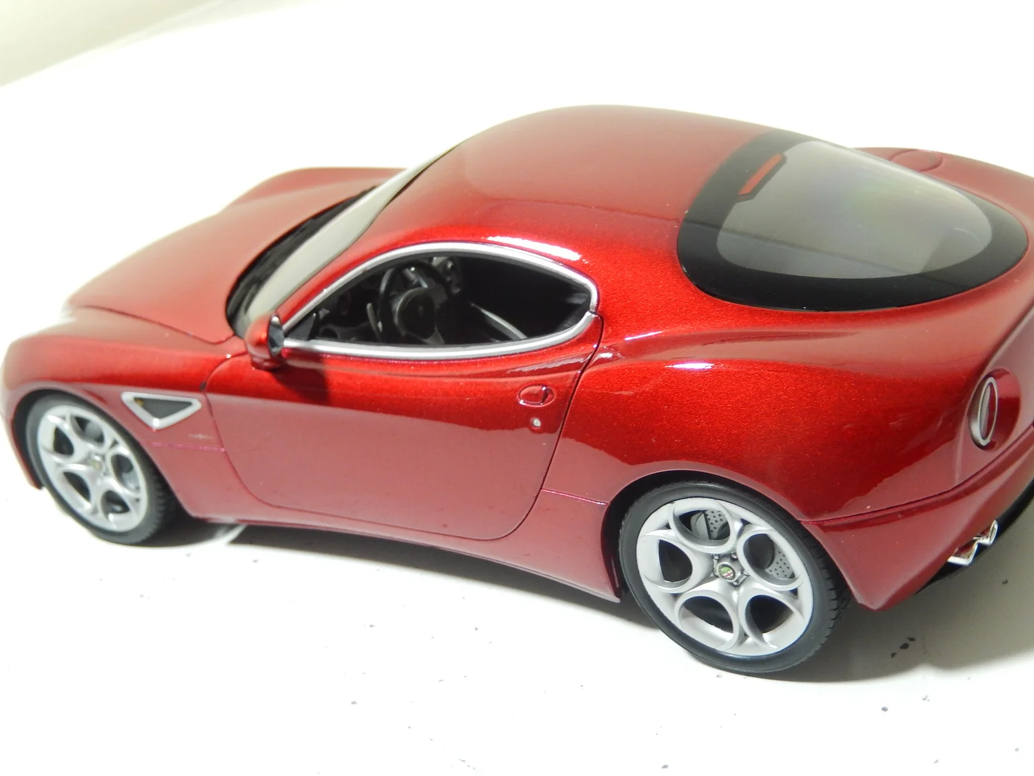 Alfa Romeo 8C Competizone 1:18 scale metallic paint — CS-DIECAST