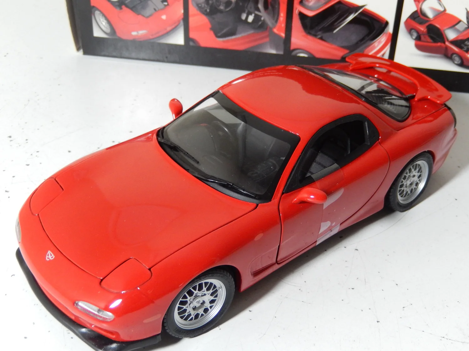 Mazda RX-7 FD-3S new boxed by kyosho 1:18 scale — CS-DIECAST
