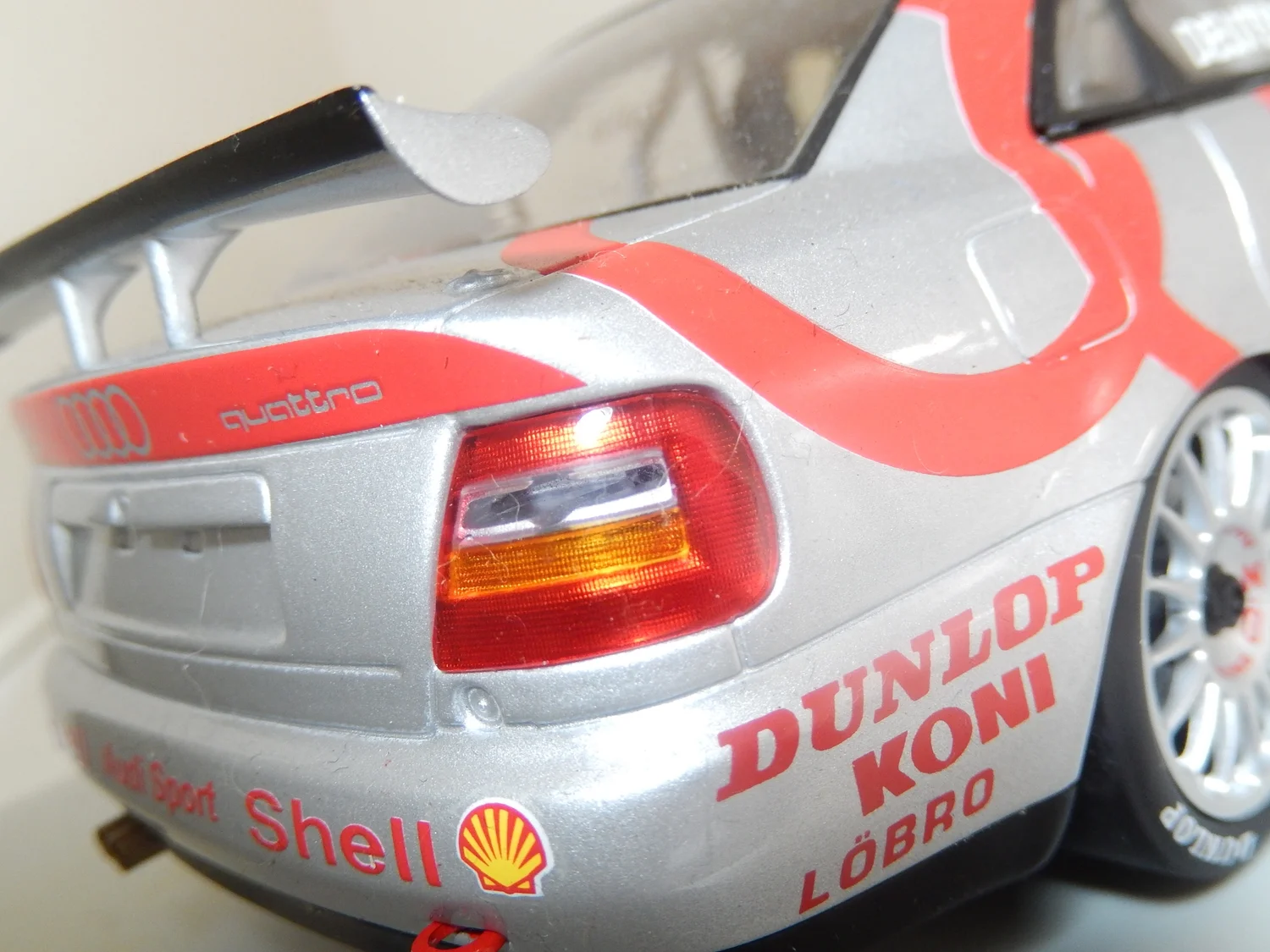ミニカー UTmodels AUDI A4 STW 1/18 1:18 UT Models Audi A4 STW '98 #18 Abt DHL – Cameron's Model