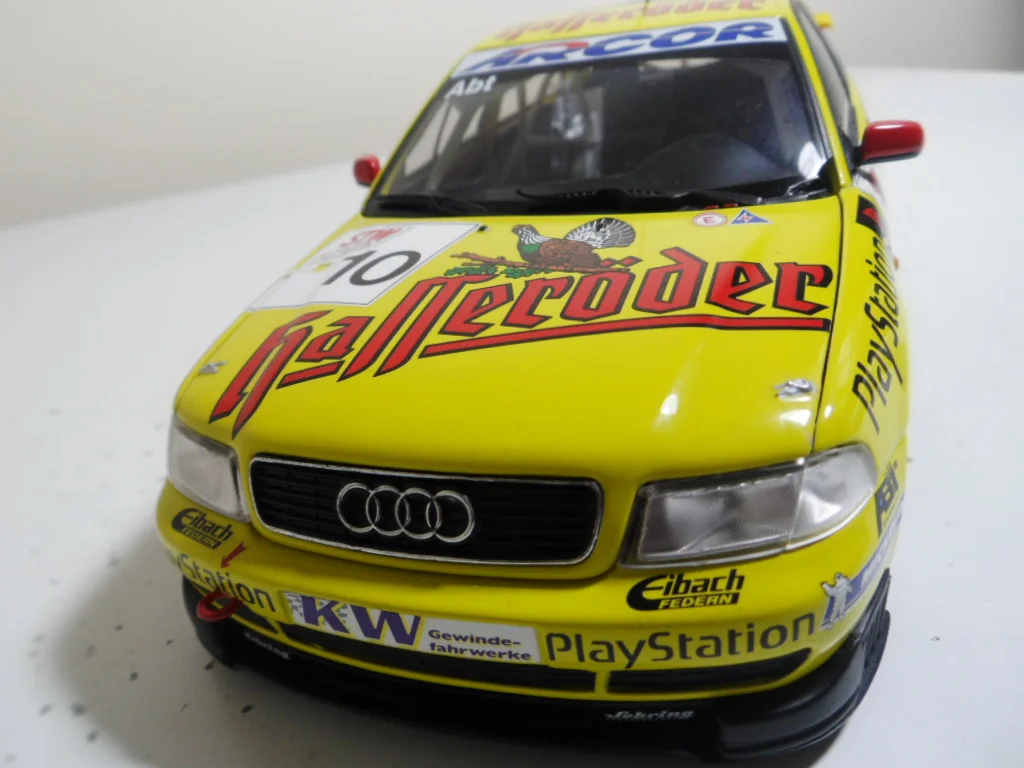 UT-Models 1:18 O. Jones STW STW Audi A4 Cup 1997 N° 1 UT MODELS 39745 modèle voiture 39745