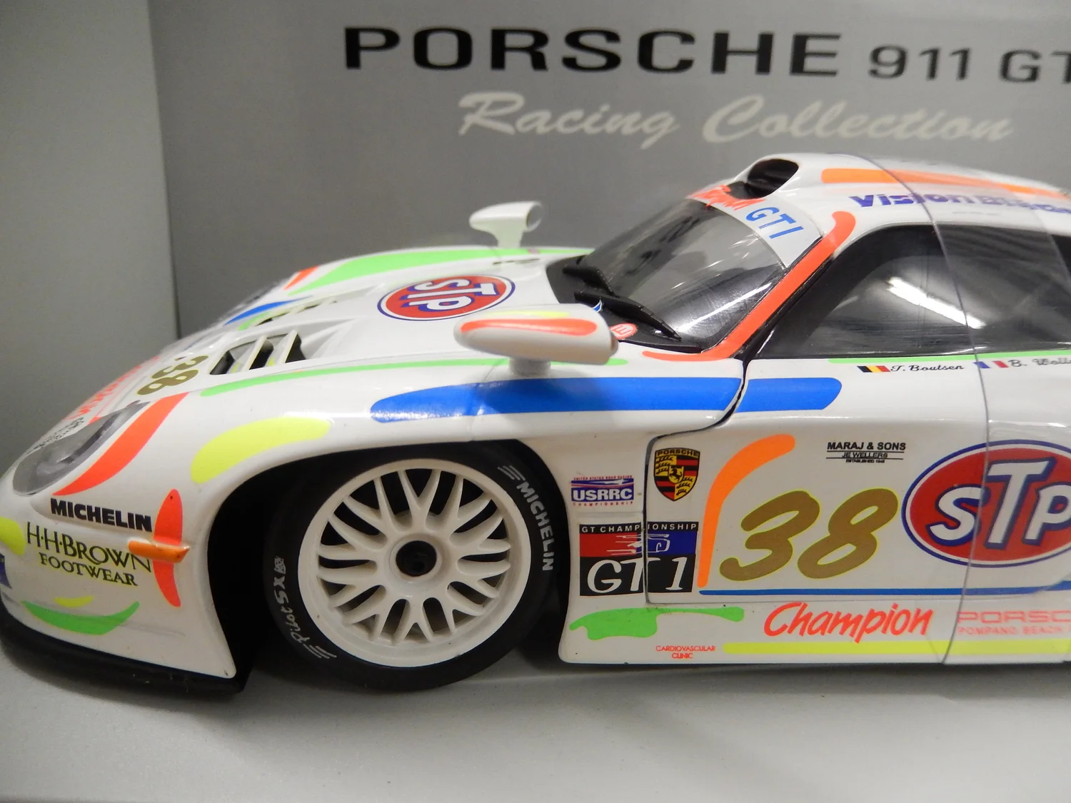 porsche 911 GT1 racing UT boxed, 1:18 scale variuos model