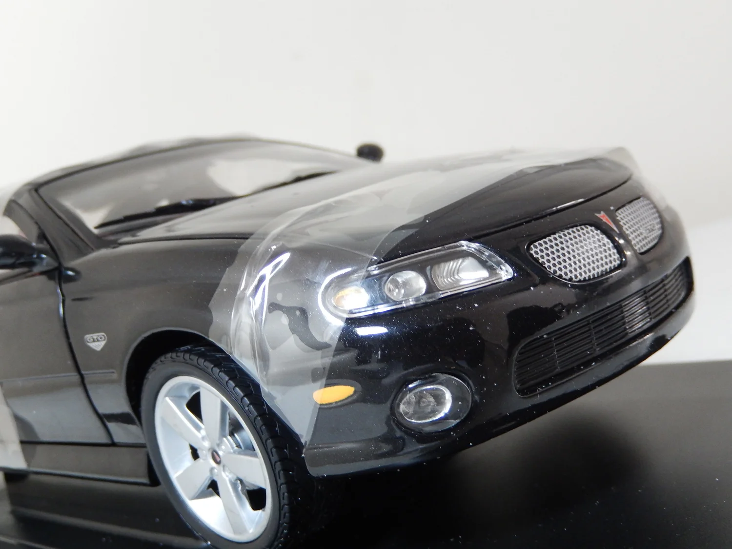 2004 Limited Edition pontiac GTO by Etrl 1:18 scale boxed new — CS