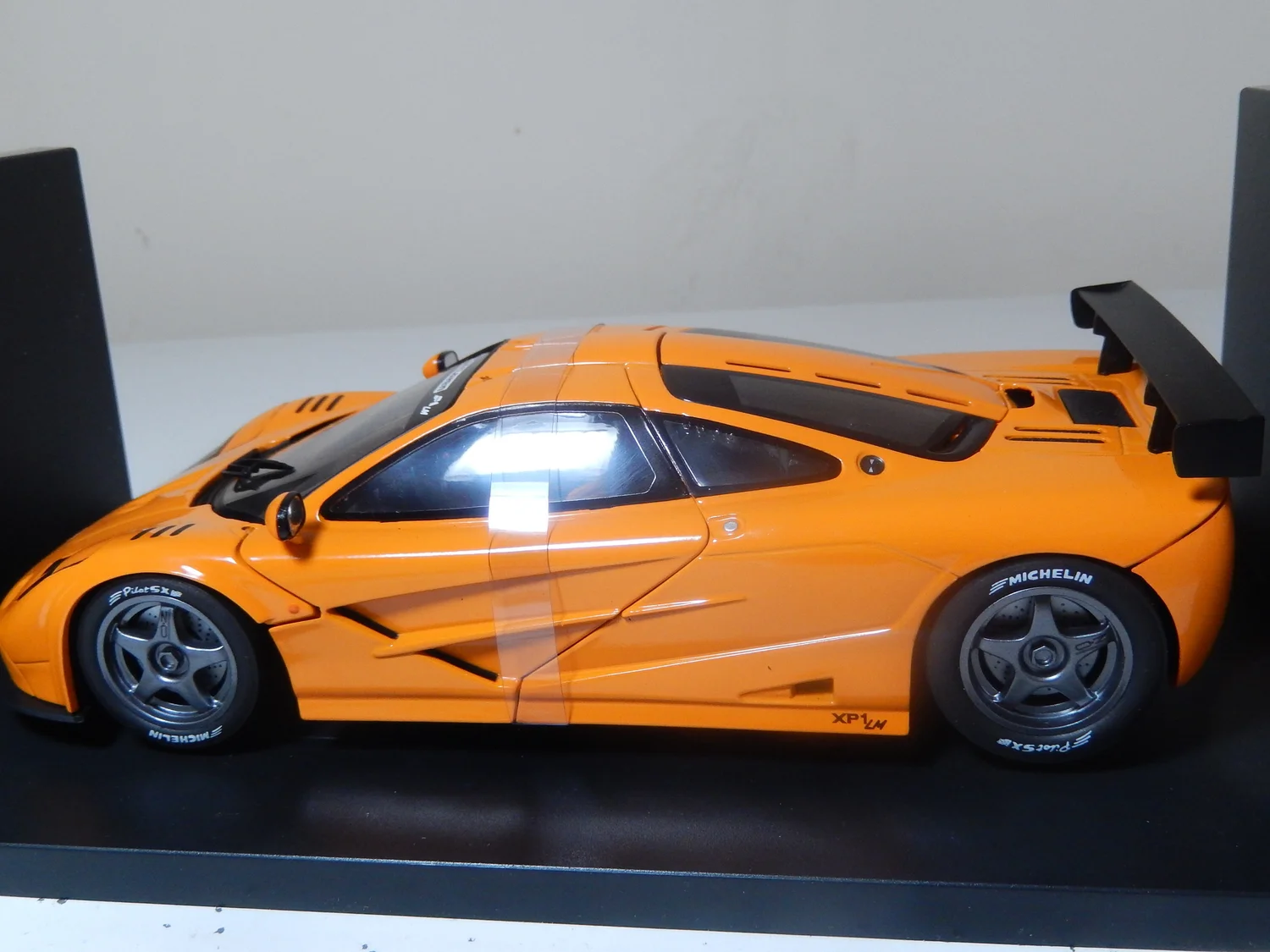 UT Modes Mclaren F1 GTR LM Long ショーケース付き UT Modes Mclaren F1 GTR LM Long ショーケース付き
