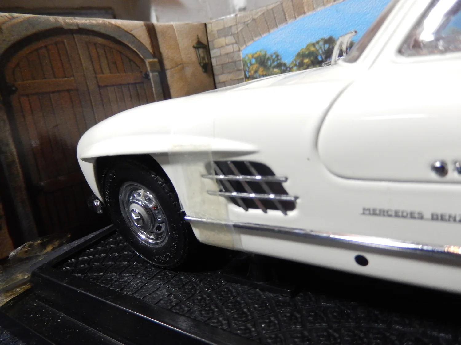 Mercedes Benz 300SL by Kyosho 1:18 scale model boxed — CS