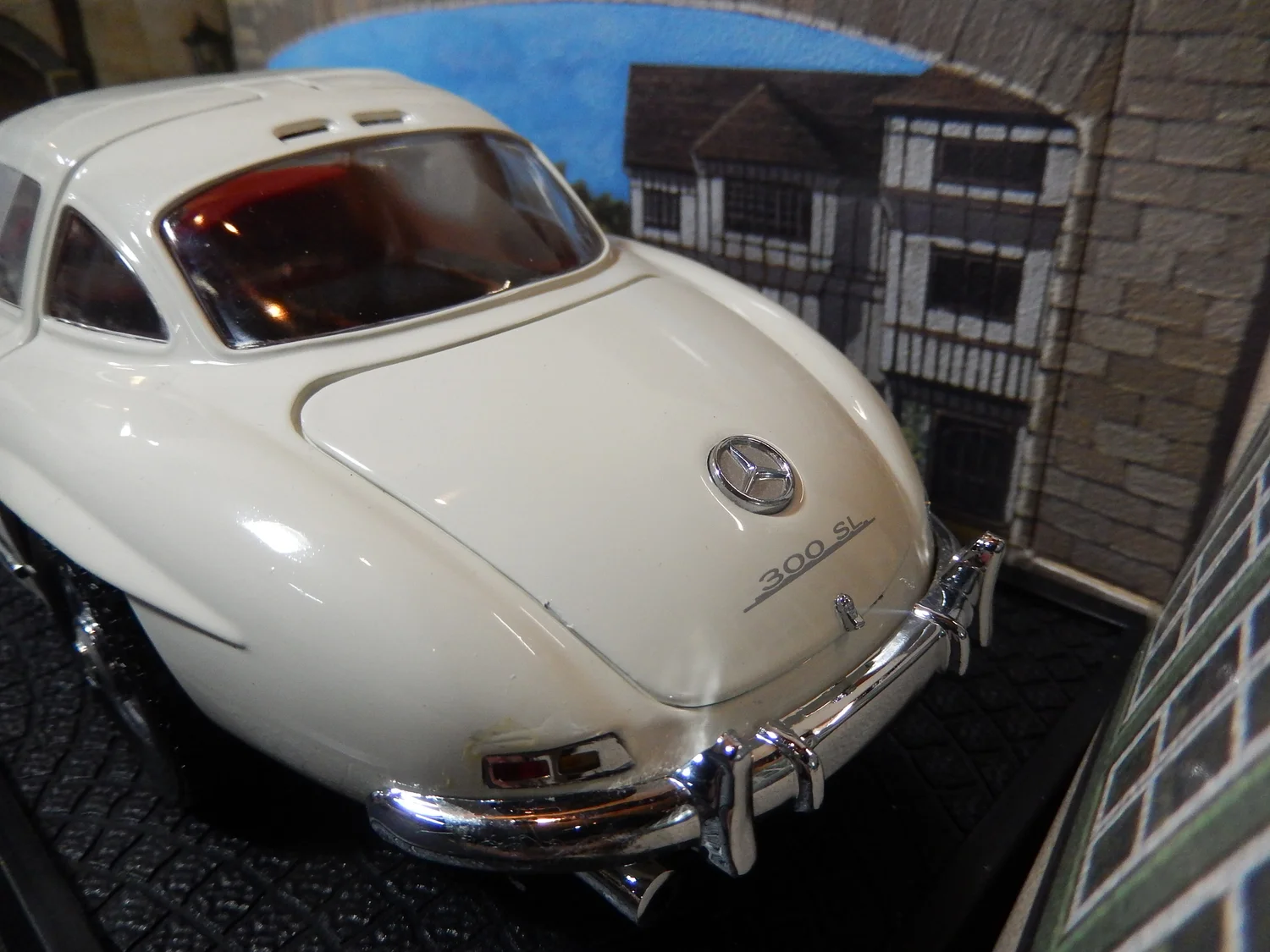 Mercedes Benz 300SL by Kyosho 1:18 scale model boxed — CS-DIECAST