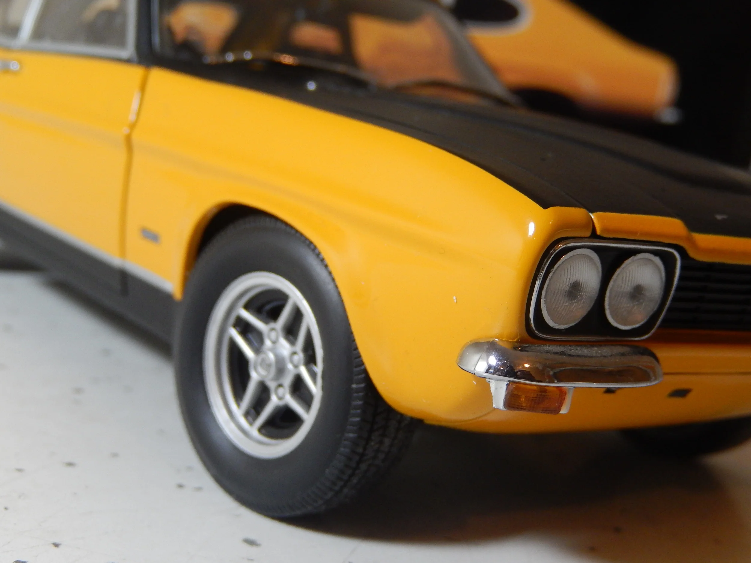 Minichamps 1/18 Scale Diecast 180 089070 Ford Capri 2600 RS