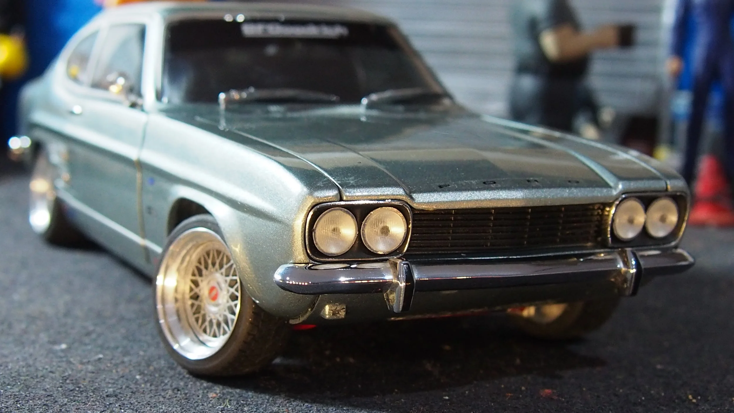 ミニカー FORD CAPRI RS TURBO 10th ANIVERSARIO MCG 1/18 - FORD Capri Turbo Gr.5 - Zolder 1980 - Five Diecast